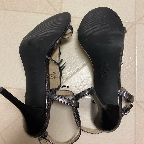 Michael Kors Vienna Chain Fridge Style Heels size 8 - Picture 2 of 5